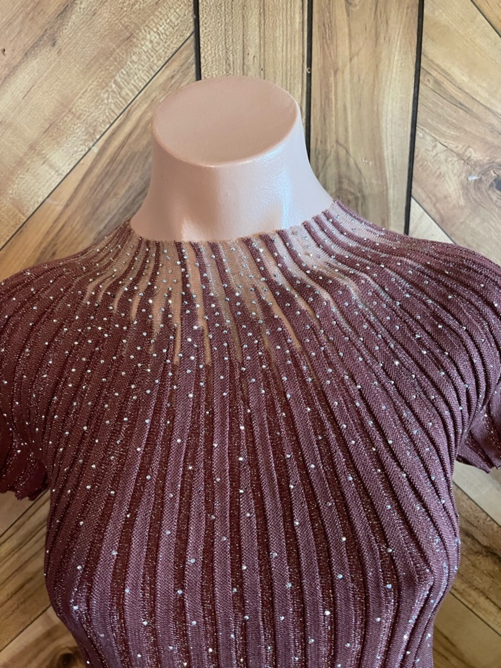 Anewsta Women’s Small Burgundy Ribbed Rhinestone Short Sleeve Knit Blouse - Picture 3 of 9